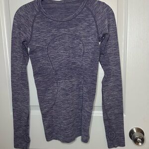 Women’s Lululemon long sleeve 4